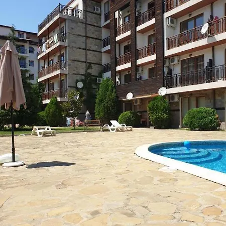 студія у Panorama Bay 2 Апартаменты *